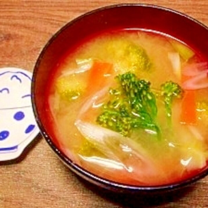 毎日のお味噌汁240杯目*ブロッコリー、ニンジン